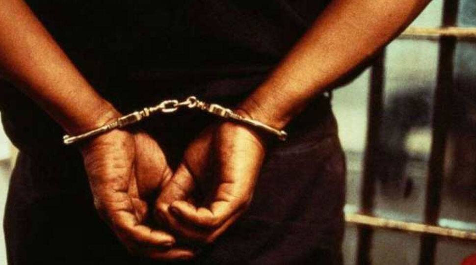 மகளுக்கு பாலியல் தொல்லை தந்த தந்தை கைது