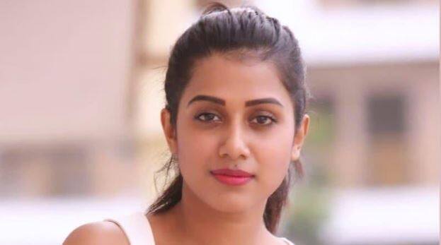 'லிப்லாக்' சாதாரண விஷயமல்ல - மனம் திறந்த இதயராணி!