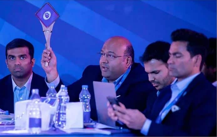 ஏலத்தை மாற்றிய கிரண் குமார்! யார் இந்த நபர்?