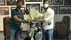 BMW பைக் வாங்கிய வெற்றிமாறன்! விலை இவ்வளவா?