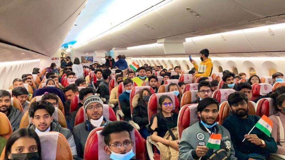 உக்ரைனிலுள்ள இந்தியர்களை மீட்க ஏர் இந்தியாவுடன் களமிறங்கும் ஸ்பைஸ்ஜெட், இண்டிகோ