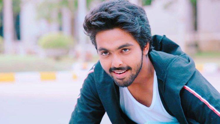 டாப் ஹீரோக்கள் படங்களின் அப்டேட்களை அள்ளி தெறிக்கவிட்ட ஜி.வி பிரகாஷ்!