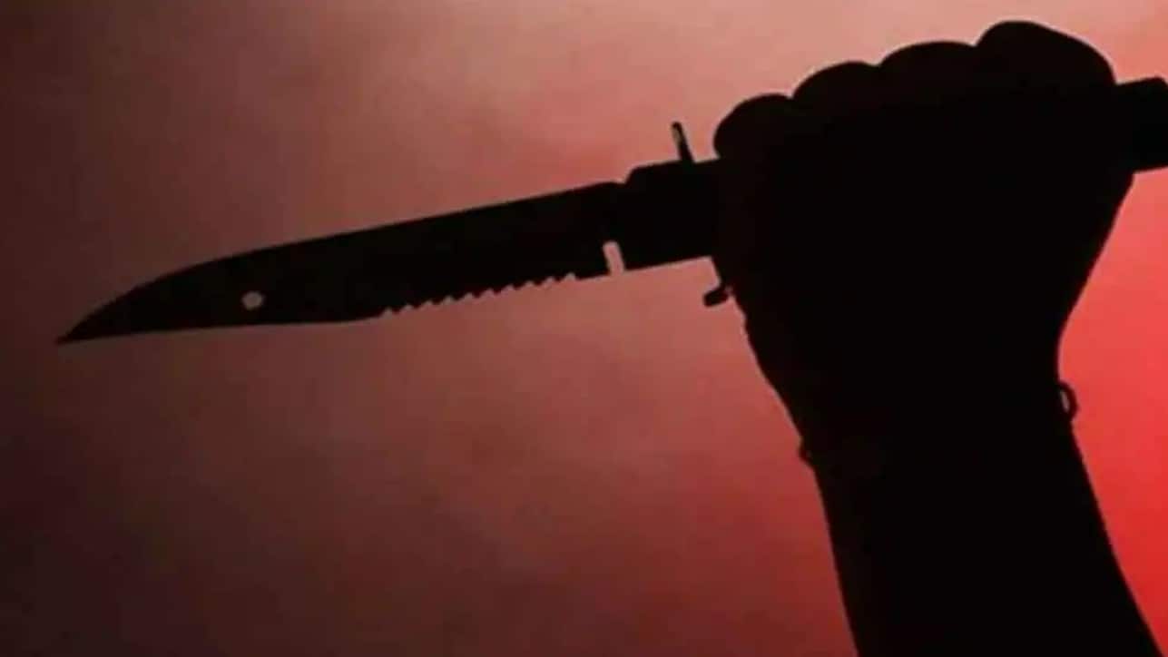 மனைவியின் தற்கொலைக்கு காரணமானவரை கழுத்தறுத்துக் கொன்ற கணவன்! 