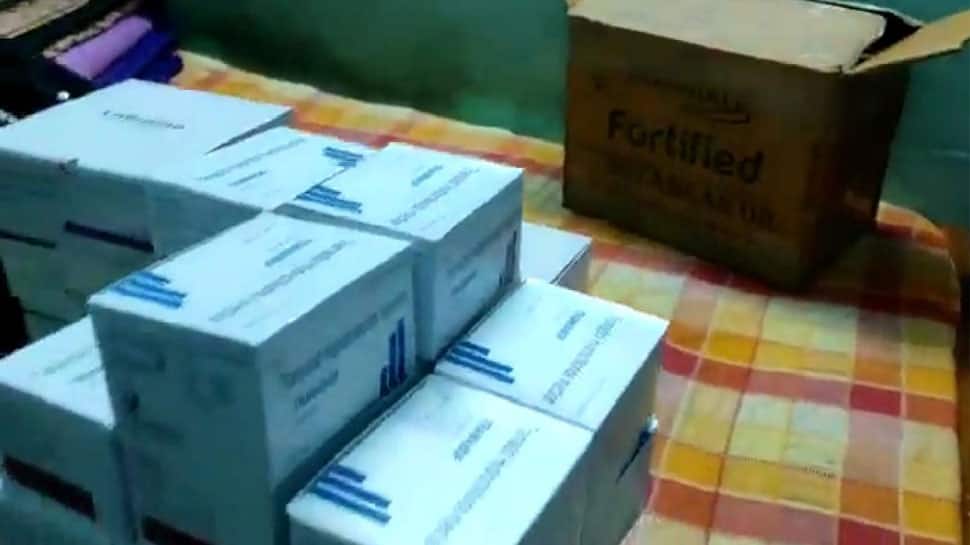 தருமபுரியில் குடிசை வீட்டில் பெட்டி பெட்டியாக போதை ஊசிகளை கைப்பற்றிய போலீஸார்!