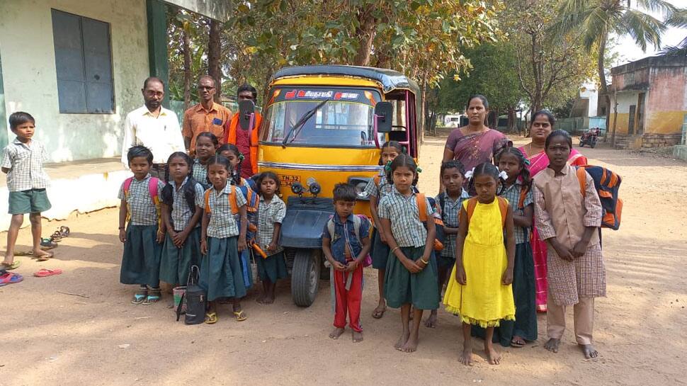 மாணவர்களுக்கு போக்குவரத்து வசதி: அசத்தும் அரசு பள்ளி ஆசிரியர்கள், உருக வைக்கும் ஆட்டோ ஓட்டுநர்