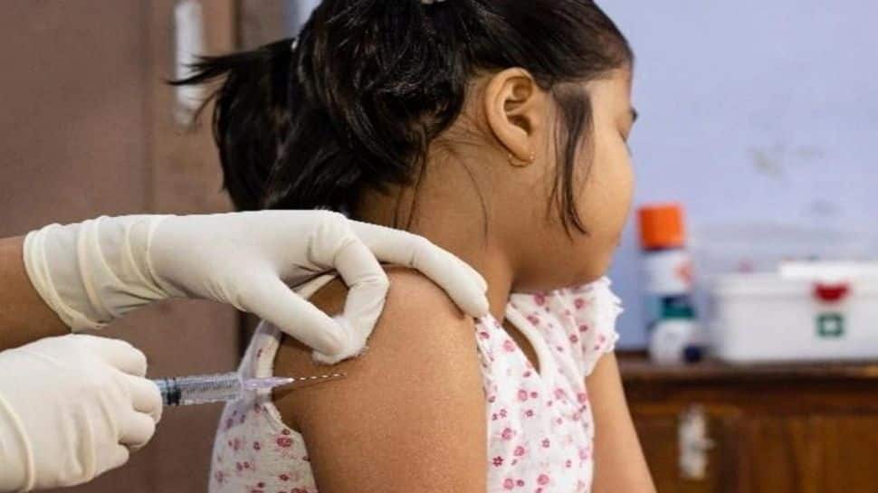 இன்று முதல் 12-14 வயதினருக்கு கொரோனா தடுப்பூசி