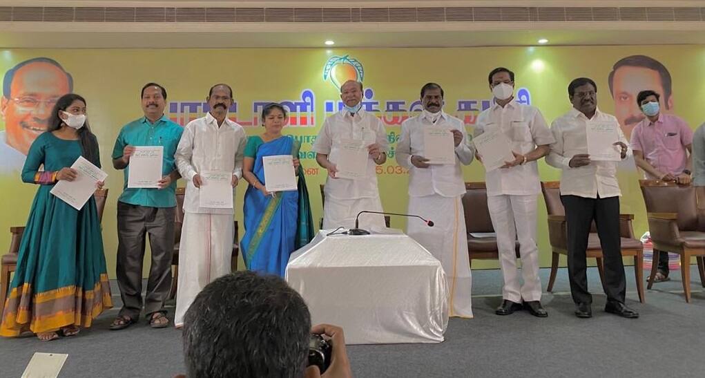 தமிழகத்தில் 54 அரசுப் பள்ளிகளில் தமிழ்வழிக் கல்வி இல்லை; தமிழ் வாழ்க: ராமதாஸ் காட்டம் 