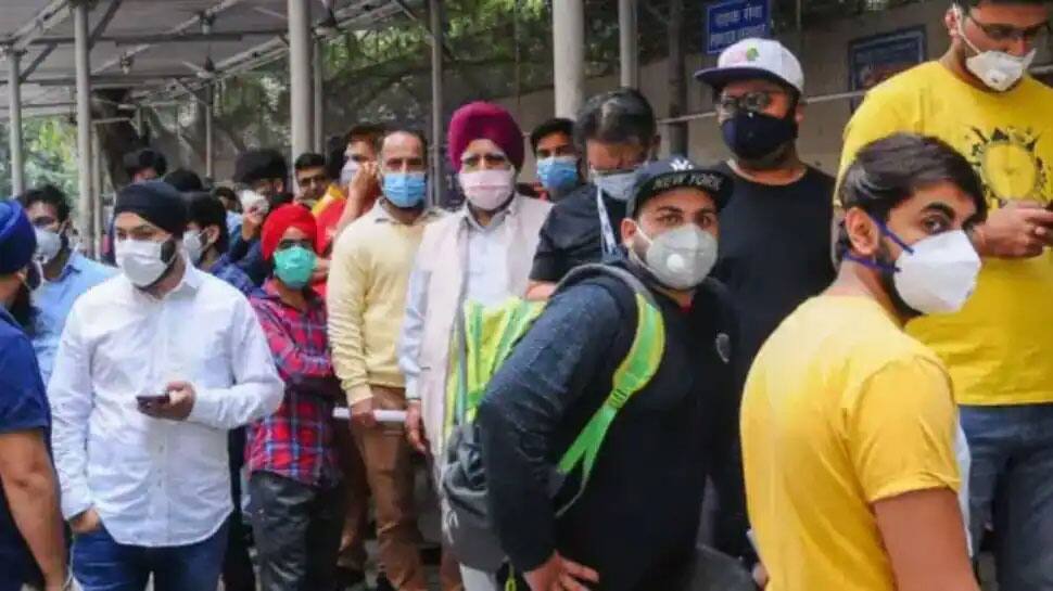 குறையும் கொரோனா, நீங்கும் நிபந்தனைகள்: இனி மாஸ்க் இல்லாமல் முகம் காணலாம்