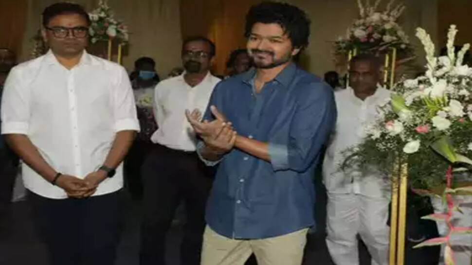 அவரு வாங்குனதே போதும்...பேசவே பயமா இருக்கு: தளபதி 66 இயக்குநர் 