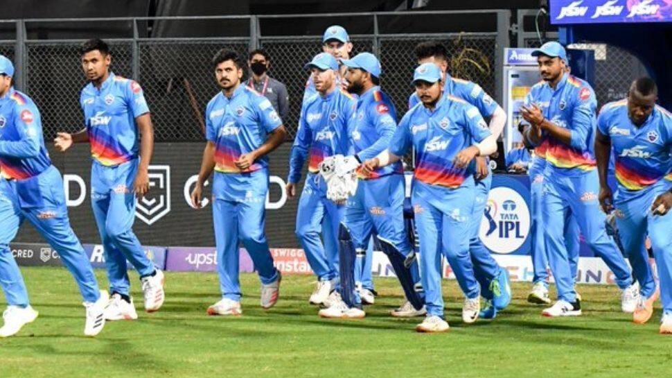 முன்னாள் அணியை பழிக்கு பழி தீர்த்த டெல்லி பவுலர் 