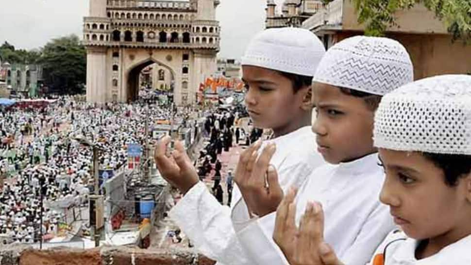 Ramadan is celebrated tomorrow at tamilnadu | ரம்ஜான் பண்டிகை கொண்டாட்டம் எப்போது தென்படுகிறது பிறை
