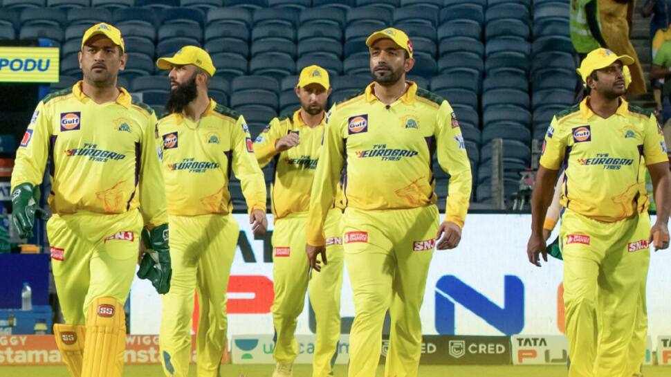 Play-Offs: வெளியேறிவிட்டதா சென்னை அணி?! - லேட்டஸ்ட் தகவல் இதோ!