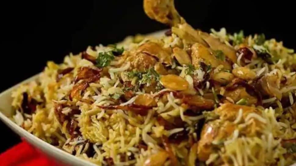 பிரியாணியால் வந்த சோகம் - 41 பேர் மருத்துவமனையில் அனுமதி 