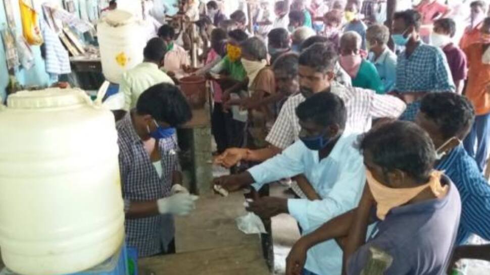 சாராயக்கடையை ஏலத்தில் எடுத்த பெண்!