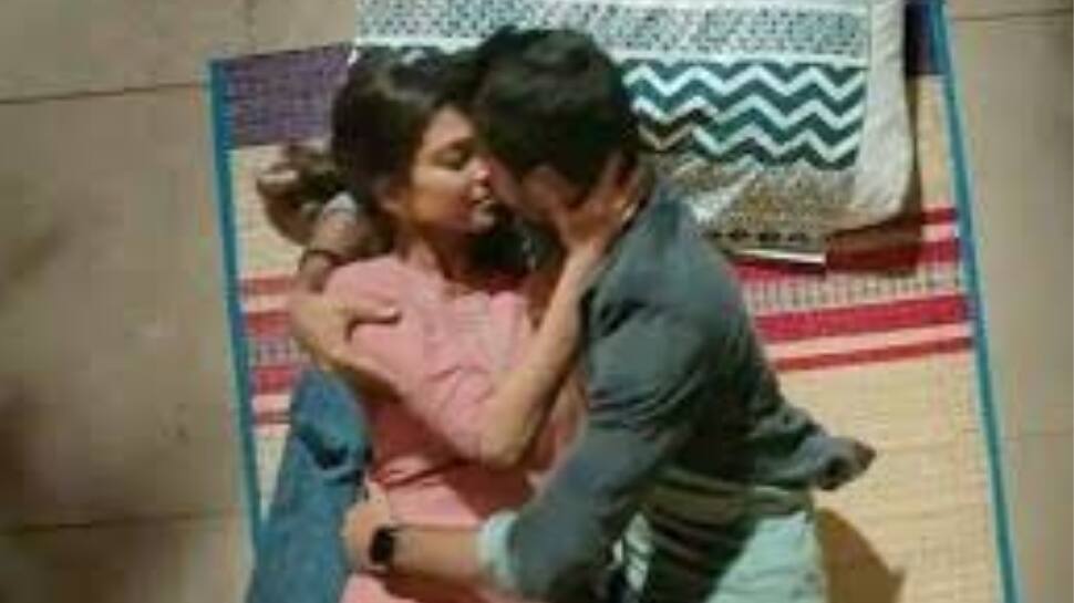 தனுஷூடனானா படுக்கையறை காட்சி குறித்த கேட்ட நெட்டிசன் - விளாசிய மாளவிகா