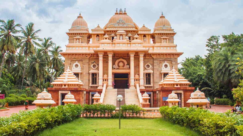 மாணவர்களுக்கு படிப்பு, தங்குமிடம், உணவு, உடை இலவசம்!