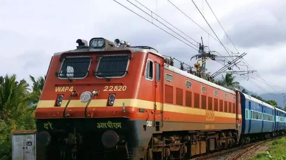 கோவையிலிருந்து சீரடி சாய் பாபா கோவில் செல்லும் தனியார் ரயில்: இயக்கம் இன்று துவக்கம்