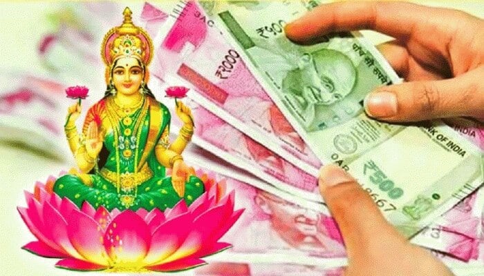 Wealthy godess Lakhmi will pour enormous money if you do these 5 things |  Even if Mahalakshmi does one of the 5 things that rain money is enough