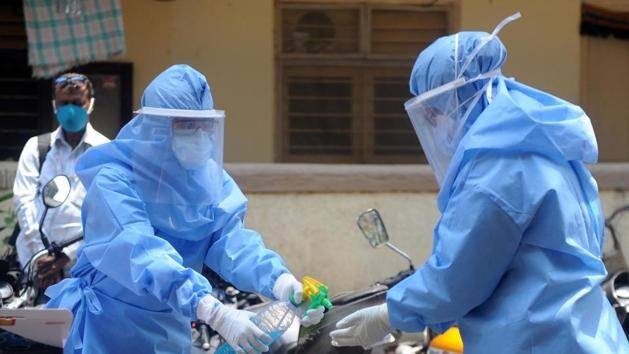 அதிர்ச்சி செய்தி: இரண்டு வேக்சின் போட்டும் 18 வயது சிறுமி கொரோனாவிற்கு பலி!