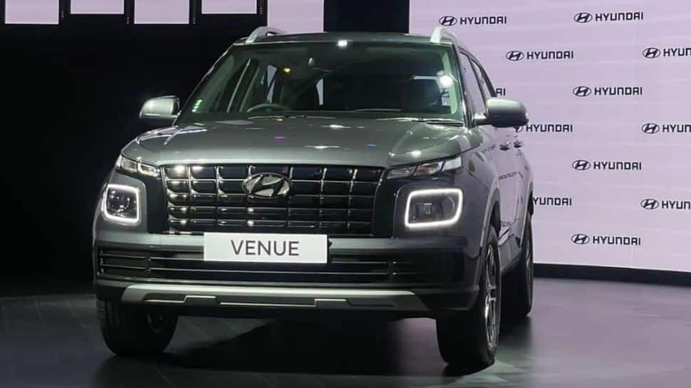 First Look of Hyundai Venue 2022: facelift of VENUE interiors and ...