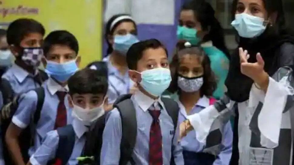 மீண்டும் மாஸ்க் : கல்வி நிறுவனங்களுக்கு கடிதம் எழுதி வலியுறுத்திய மாநகராட்சி