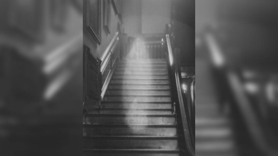 பேய் வீடுகளுக்கு கமிஷன் இலவசம் - தேனியில் திகில் கிளப்பிய போஸ்டர்கள்