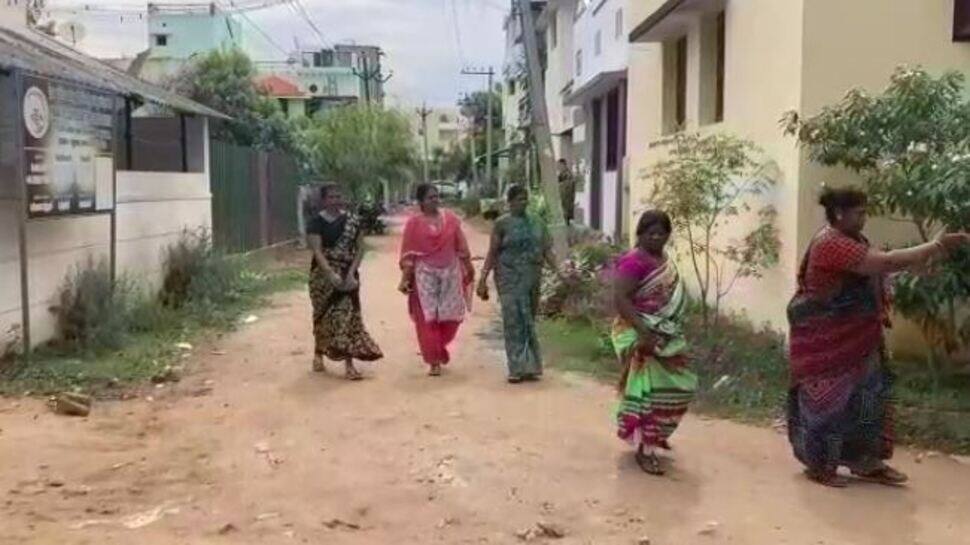 விளையாட்டு விபரீதமானது - தாயை பயமுறுத்த பிளேடை கழுத்தில் வைத்த மகன் பலி