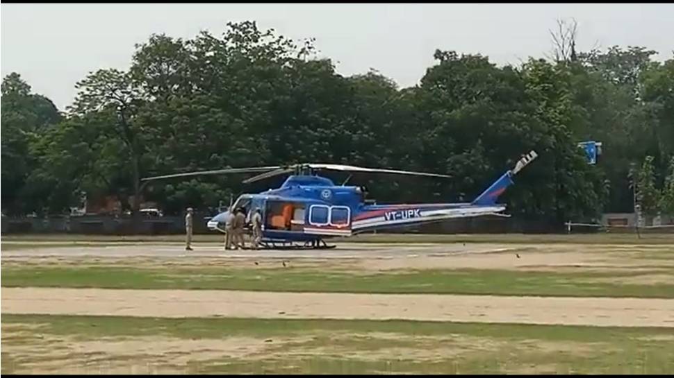  யோகி ஆதித்யநாத் சென்ற ஹெலிகாப்டர் அவசரமாகத் தரையிறக்கம்