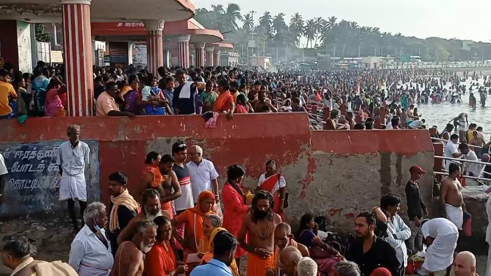 Amavasya 2022 : தர்ப்பணம் கொடுக்க ராமேஸ்வரத்தில் கூடிய கூட்டம்