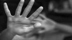 13 வயது சிறுமி கூட்டு பலாத்காரம்; சகோதரி உட்பட 7 பேர் கைது