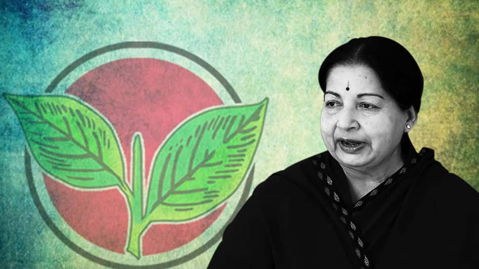 EPS vs OPS : முடங்கியது இரட்டை இலை சின்னம்., இந்த தேர்தலில் யாருக்கும் இல்லை