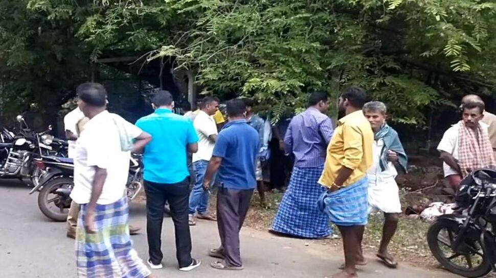 ஜாமீனில் வெளியே வந்த பிரபல ரவுடி குண்டார் சக்திவேல் பயங்கர ஆயுதங்களால் வெட்டிக்கொலை 