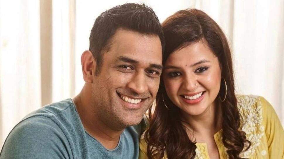 காதல் முதல் கல்யாணம் வரை: இது தோனியின் காதல் கதை! 