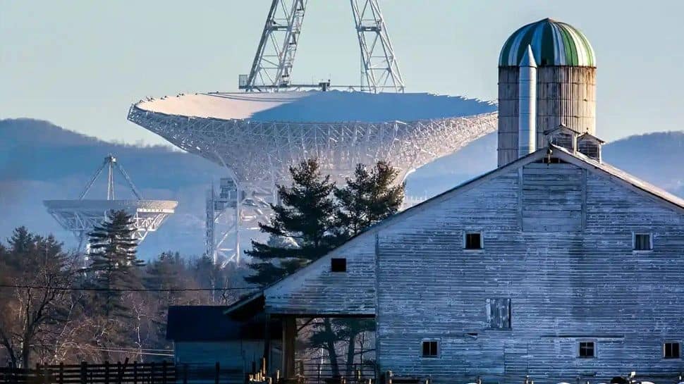 விசித்திரமான நகரம்: மொபைல் தொலைகாட்சி ரேடியோ மற்றும் பொம்மைகளுக்கும் தடை