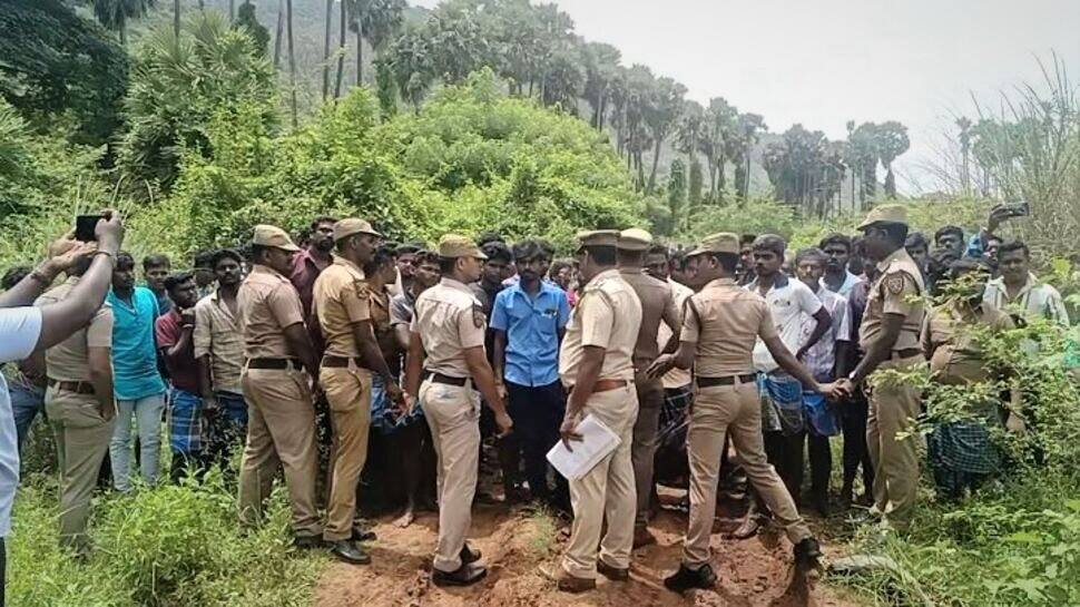 சாக்கு மூட்டையில் கட்டி புதருக்குள் வீசப்பட்ட இளைஞரின் சடலம் - பகீர் பின்னணி !