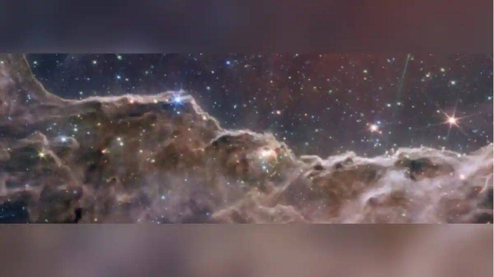 செயற்கை கட்டிடத்தில் இயற்கையாக எதிரொலிக்கும் பிரபஞ்ச ரகசிய வீடியோ வைரல்