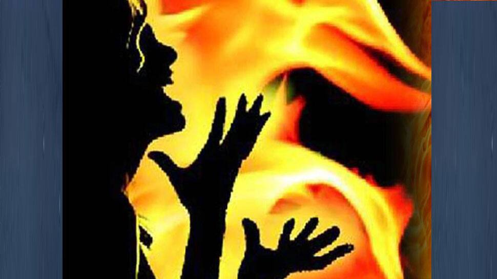 குழந்தைகள் கண் முன் மனைவி வெட்டி சமைத்த கொடூர கணவன்