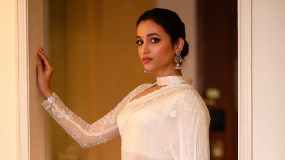 ராக்கி பாயை இப்படித்தான் மயக்கினாரா ஸ்ரீநிதி ஷெட்டி?