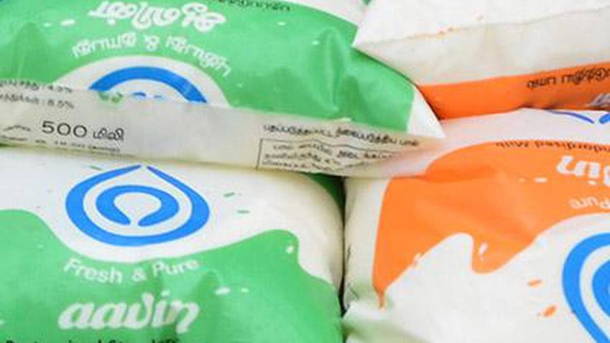 உயர்ந்தது பால் விலை! ஆவின் புதிய விலை உயர்வு பட்டியல் இதோ!