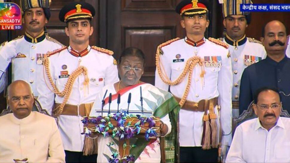 இந்தியாவின் முதல் பழங்குடியின பெண் குடியரசுத் தலைவராக பதவியேற்றார் திரௌபதி முர்மு  