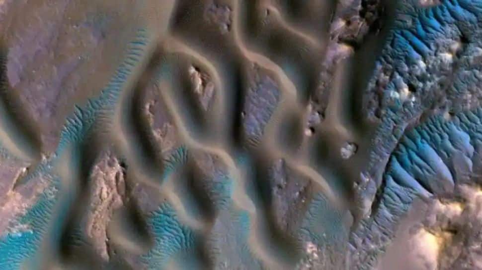 பிரபஞ்சத்தின் அழகு கிரகம் செவ்வாய்: சிவப்பும் நீலமுமாய் ஜொலிக்கும் படத்தை வெளியிட்ட நாசா