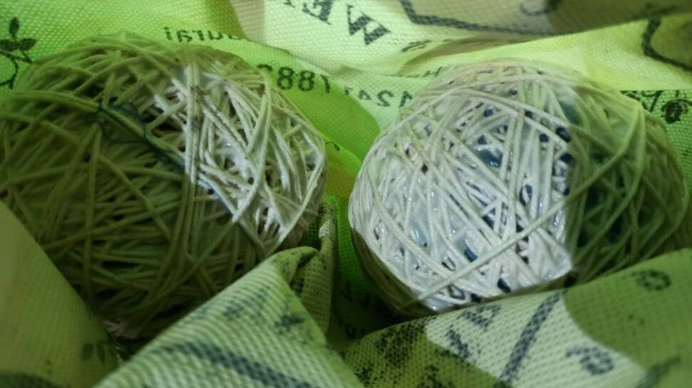  அதிமுக நிர்வாகியின் வீட்டில் கையெறி குண்டுகள் - கைது செய்தது போலீஸ்