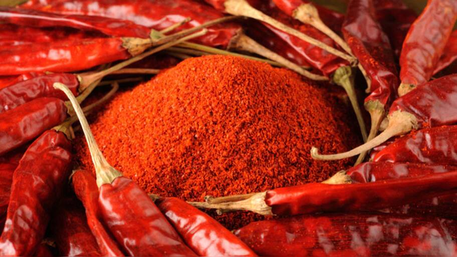 Amazing Health Benefits of Red Chilli | Red Chilli: மாரடைப்பில் உயிர் ...