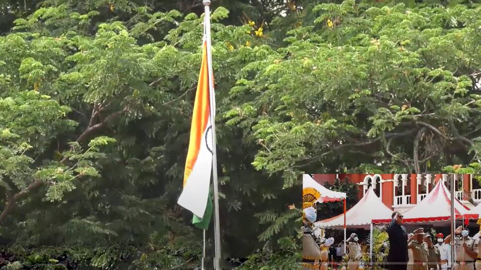 75வது சுதந்திர தினம்: சென்னை ஐகோர்ட்டில் தேசிய கொடியை ஏற்றி மரியாதை செலுத்தினர்