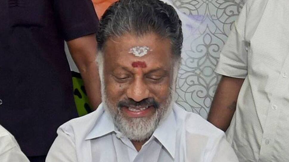 சென்னை உயர்நீதிமன்றம் அதிரடி தீர்ப்பு: கொண்டாடும் ஓபிஎஸ்...யோசனையில் ஈபிஎஸ்!!