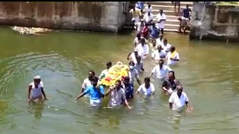 Near Thanjavur People Are Still Crossing The River And Taking The Dead ...