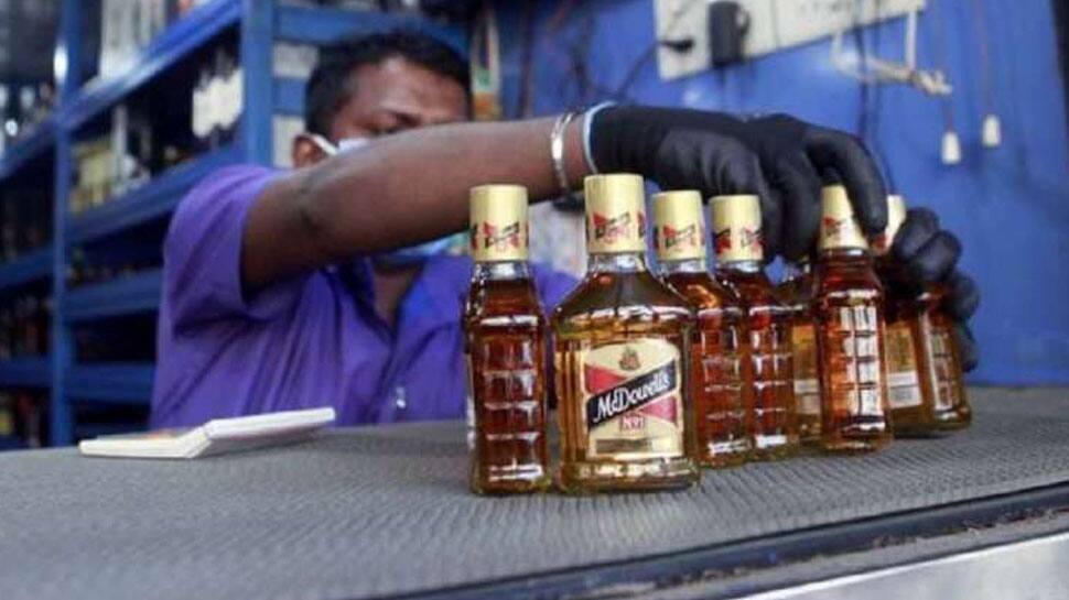 மதுபான ஊழல்: ஒரே நேரத்தில் 30 இடங்களில் அமலாக்கத்துறை சோதனை!