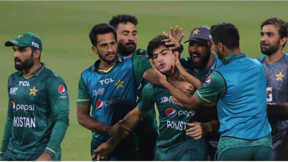 Sixes of Naseem: பாகிஸ்தானை ஆசிய கோப்பை இறுதிப் போட்டிக்கு கொண்டு சென்ற நசீம் வீடியோ