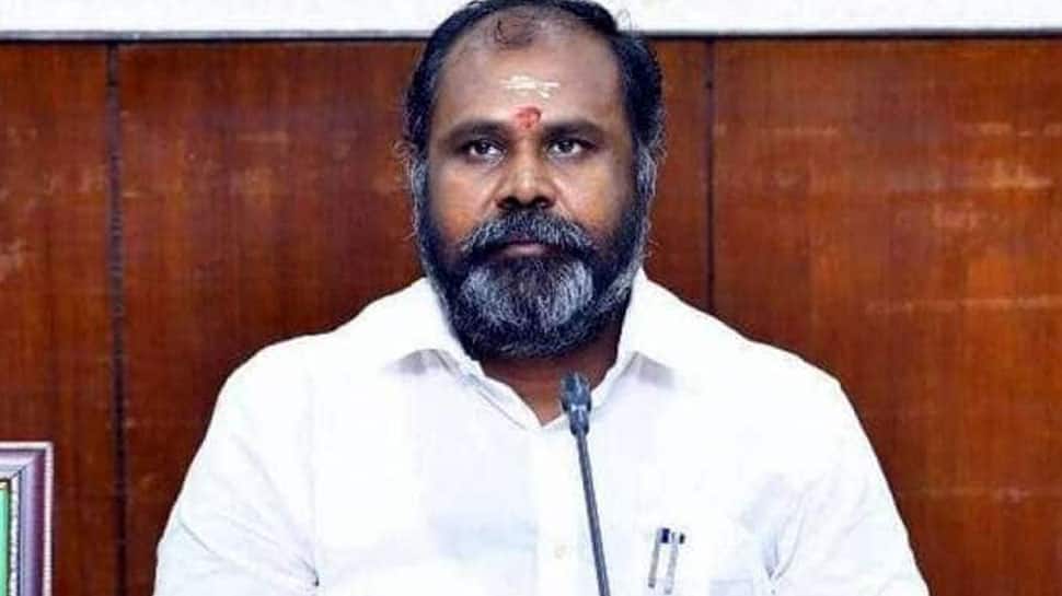 முன்னாள் அமைச்சர்களின் வீடுகளில் நடக்கும் சோதனைகள் பழிவாங்கும் நடவடிக்கைகள்: ஆர்.பி.உதயகுமார்