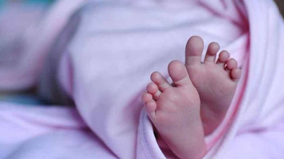 woman gave alcohol to one month born baby in dindigul | ஒரு மாத குழந்தைக்கு மது போதையில் பெண் கொடூரம் கடத்தப்பட்ட குழந்தையா என சந்தேகம்